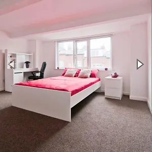 https://luxurious-home-stays-close-to-leeds-university-and-city-centre.yorkshirehotels.net